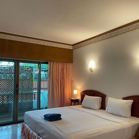 Phuket Golden Sand Inn - Sha Extra Plus Karon Esterno foto